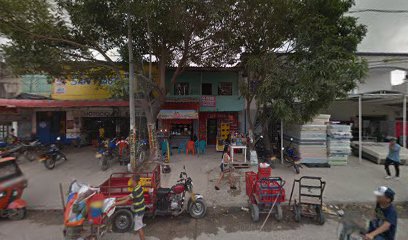 La Gran Embajada, Soledad