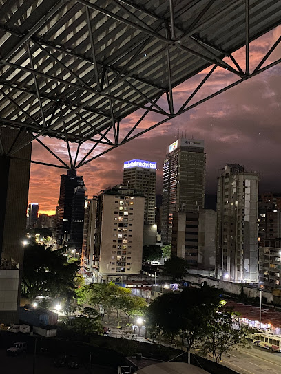 The Hotel Kings, Plaza Venezuela