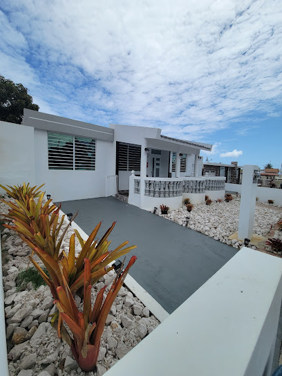 Black and white vacation home, Ceiba