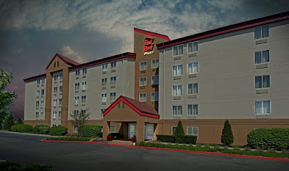 Red Roof PLUS+ Long Island - Garden City
