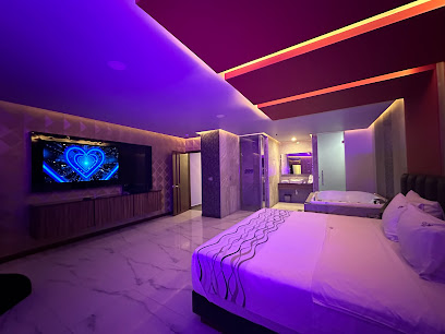 Glow Motel, Tijuana