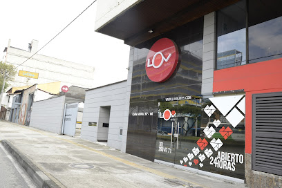 Lov Suites, Estadio